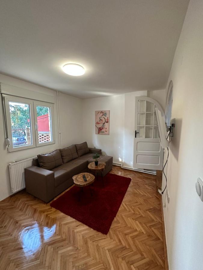 Boho Apartment Ниш Экстерьер фото